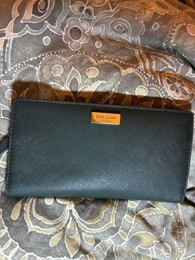 kate spade forest green wallet with gold logo plaque